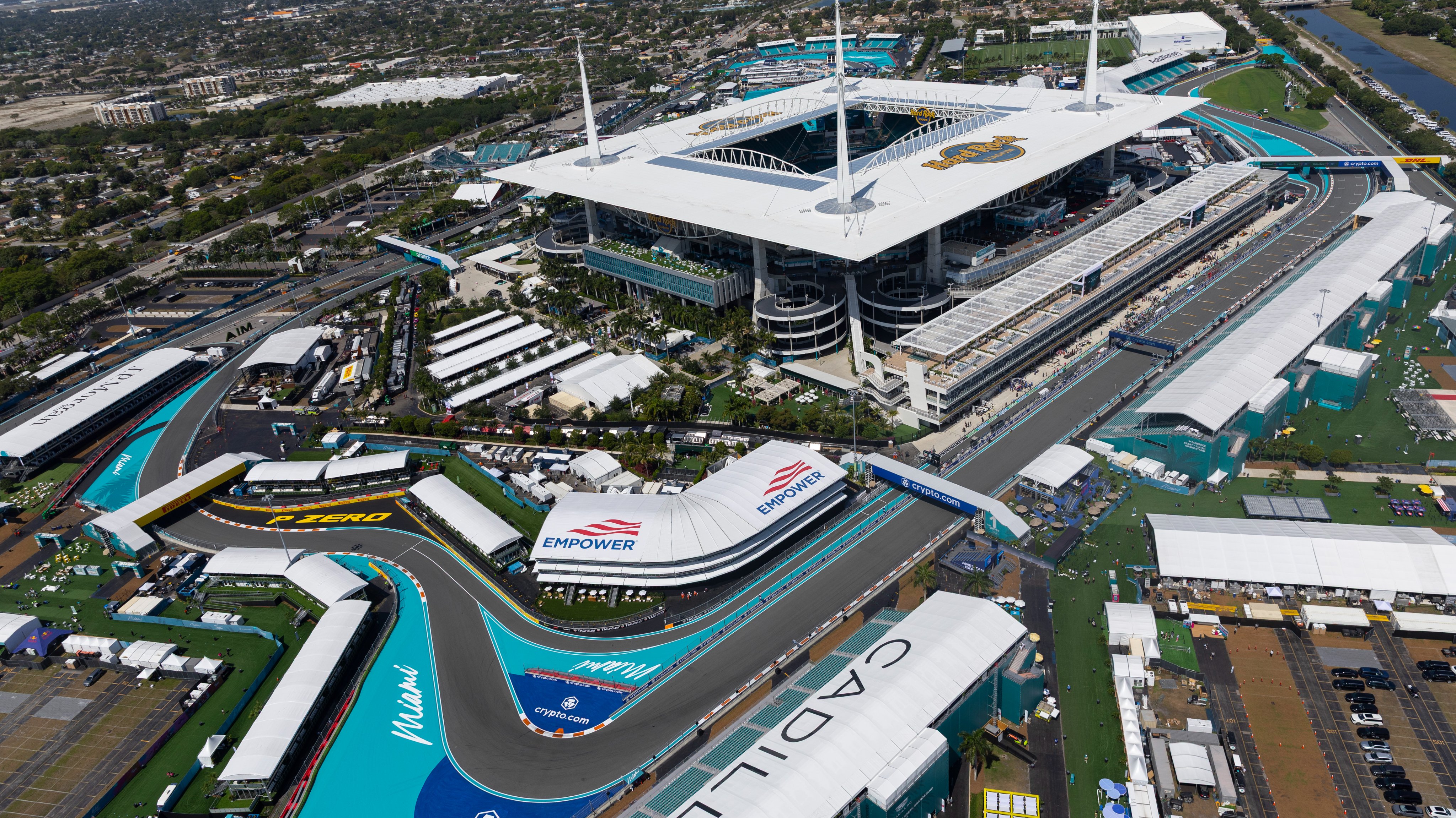 FIA, OLUMSUZ HAVA KOŞULLARI NEDENIYLE MIAMI GRAND PRIX'NIN YARIŞ SAATINI 3 SAAT GERIYE ÇEKTI!
